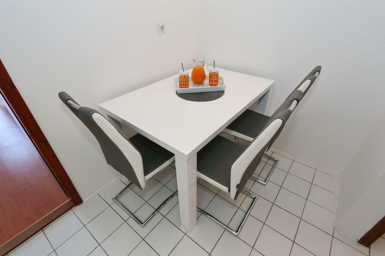 נין Apartments Golub מראה חיצוני תמונה