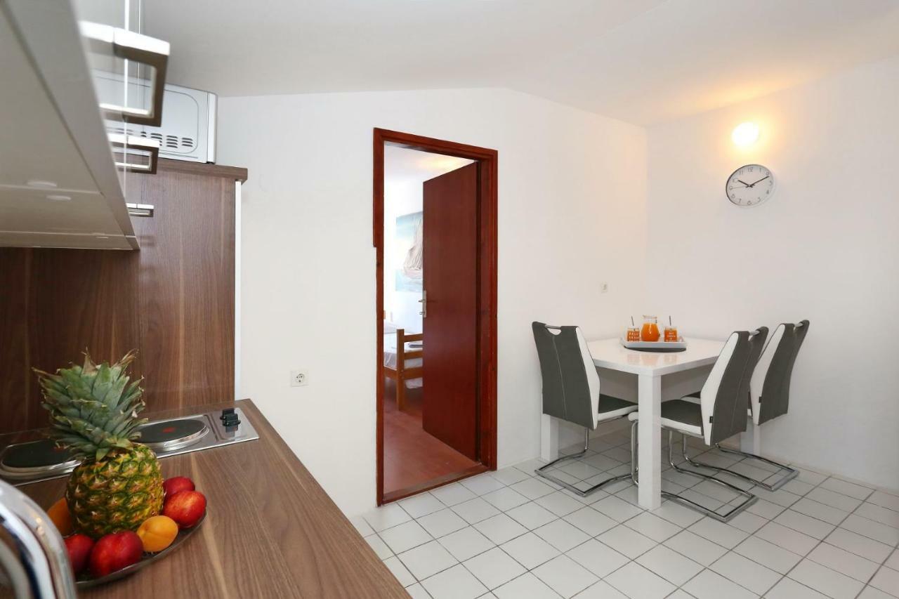 נין Apartments Golub מראה חיצוני תמונה