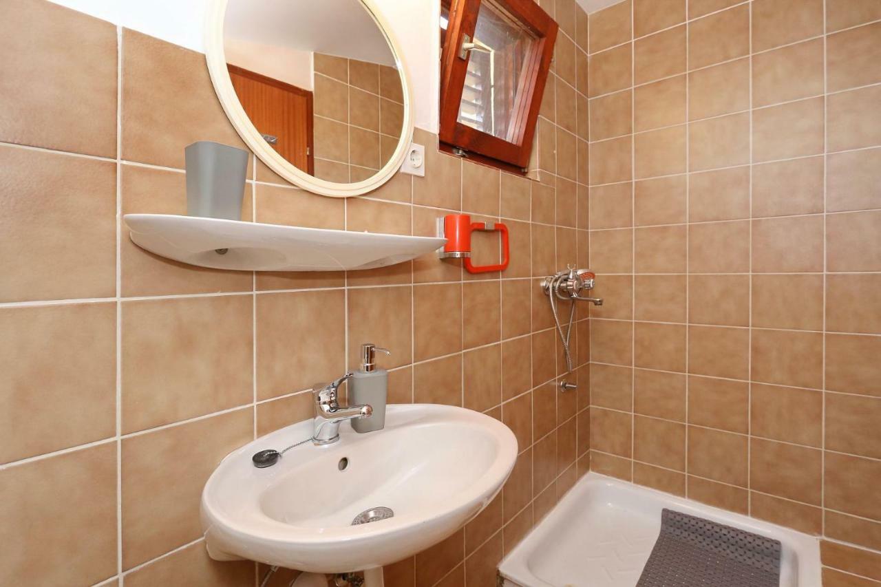 נין Apartments Golub מראה חיצוני תמונה