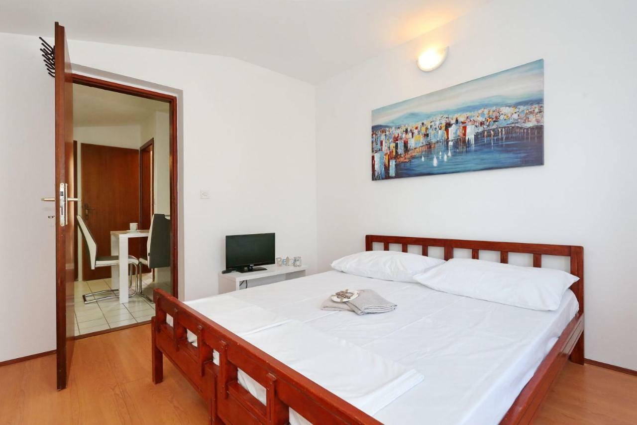 נין Apartments Golub מראה חיצוני תמונה