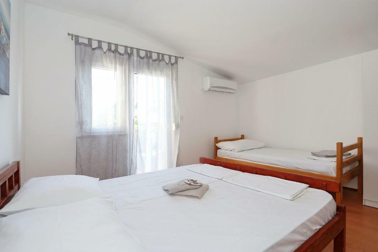 נין Apartments Golub מראה חיצוני תמונה