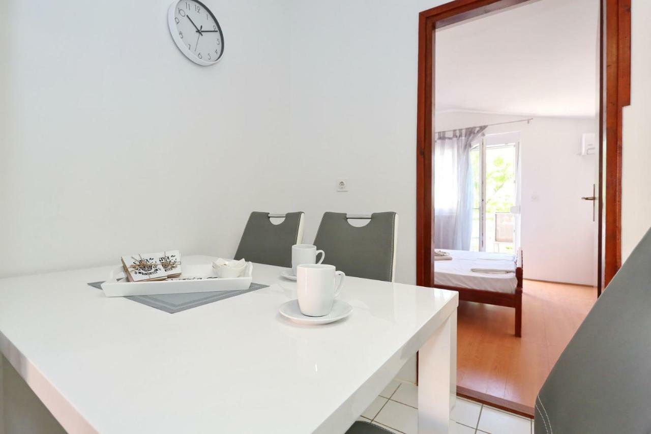 נין Apartments Golub מראה חיצוני תמונה