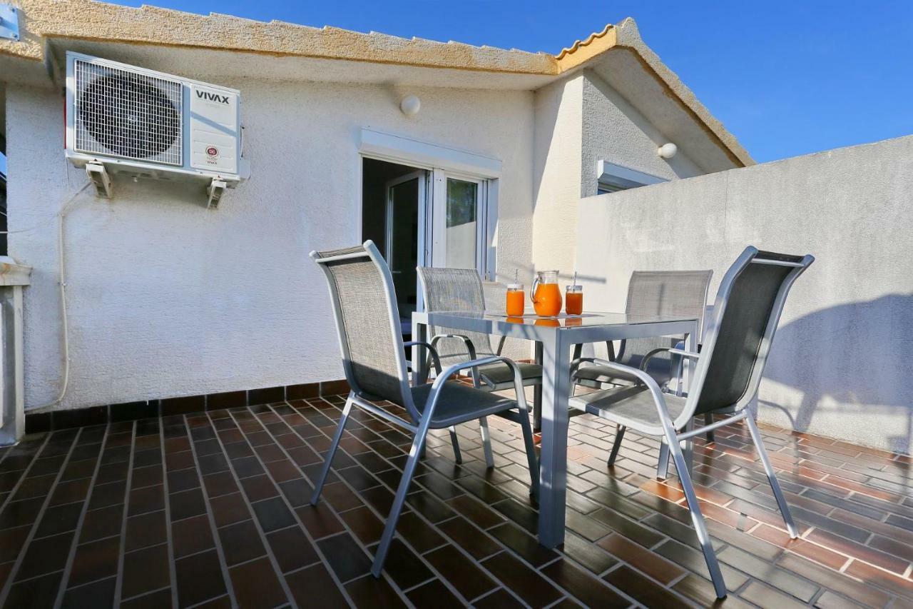 נין Apartments Golub מראה חיצוני תמונה