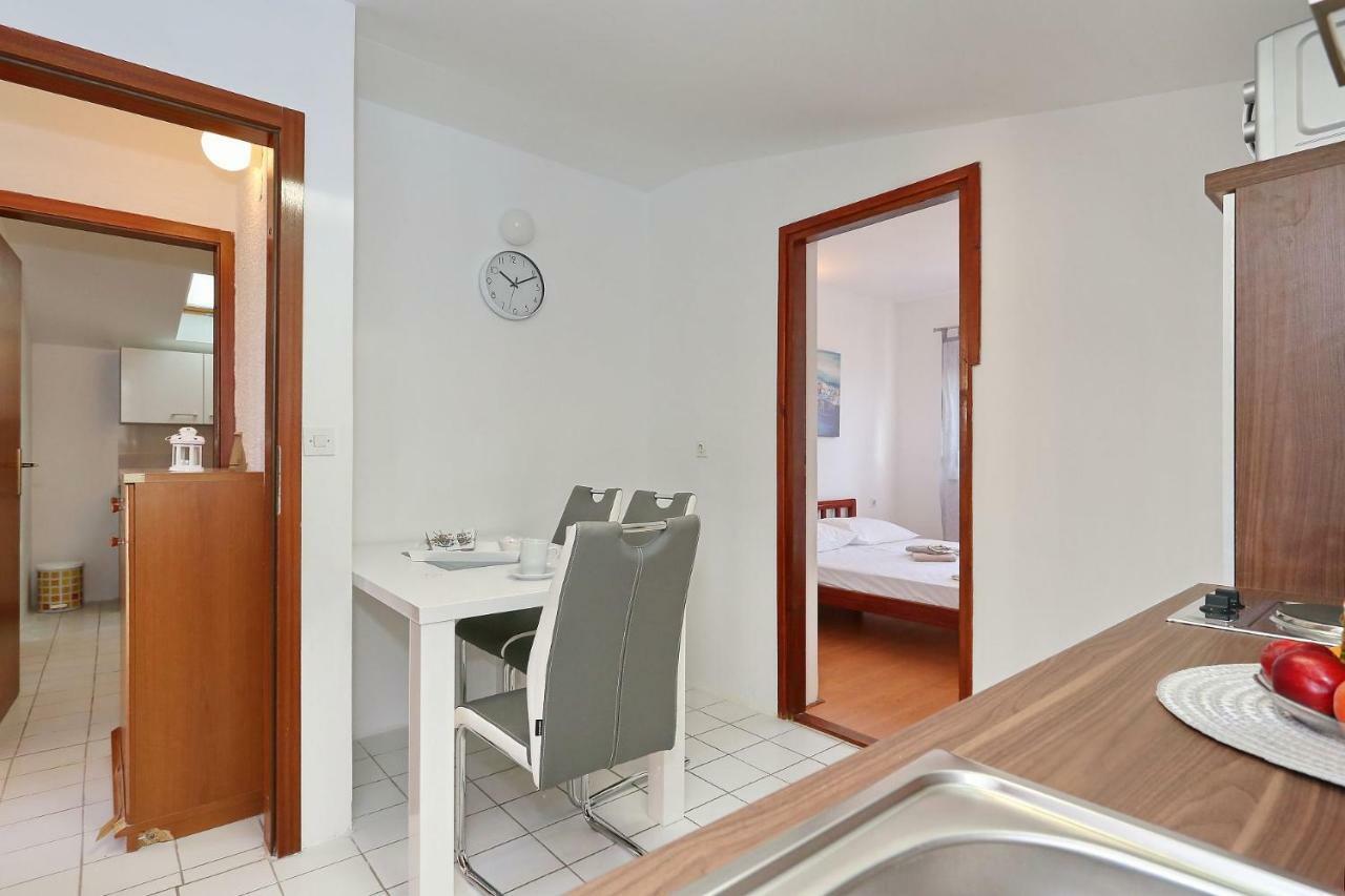 נין Apartments Golub מראה חיצוני תמונה